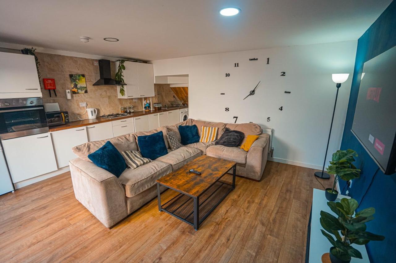 Private And Spacious 2 Bedroom House - Free Parking! Κάρντιφ Εξωτερικό φωτογραφία