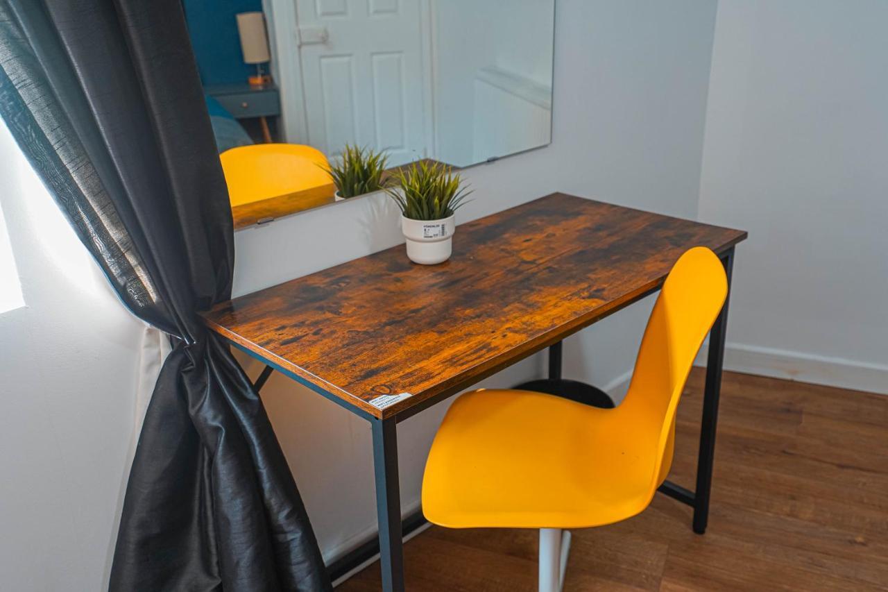 Private And Spacious 2 Bedroom House - Free Parking! Κάρντιφ Εξωτερικό φωτογραφία