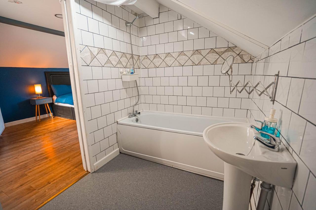 Private And Spacious 2 Bedroom House - Free Parking! Κάρντιφ Εξωτερικό φωτογραφία