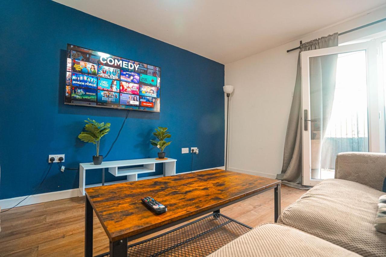 Private And Spacious 2 Bedroom House - Free Parking! Κάρντιφ Εξωτερικό φωτογραφία